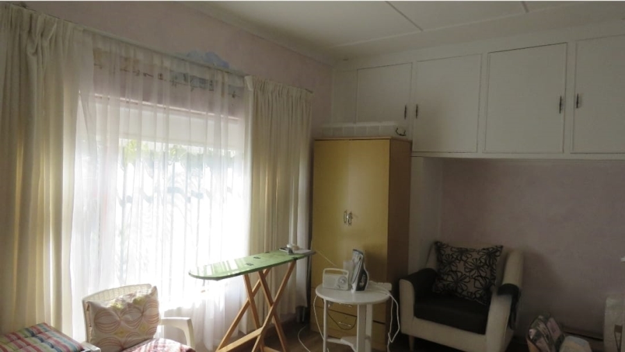 5 Bedroom Property for Sale in Uniondale Western Cape